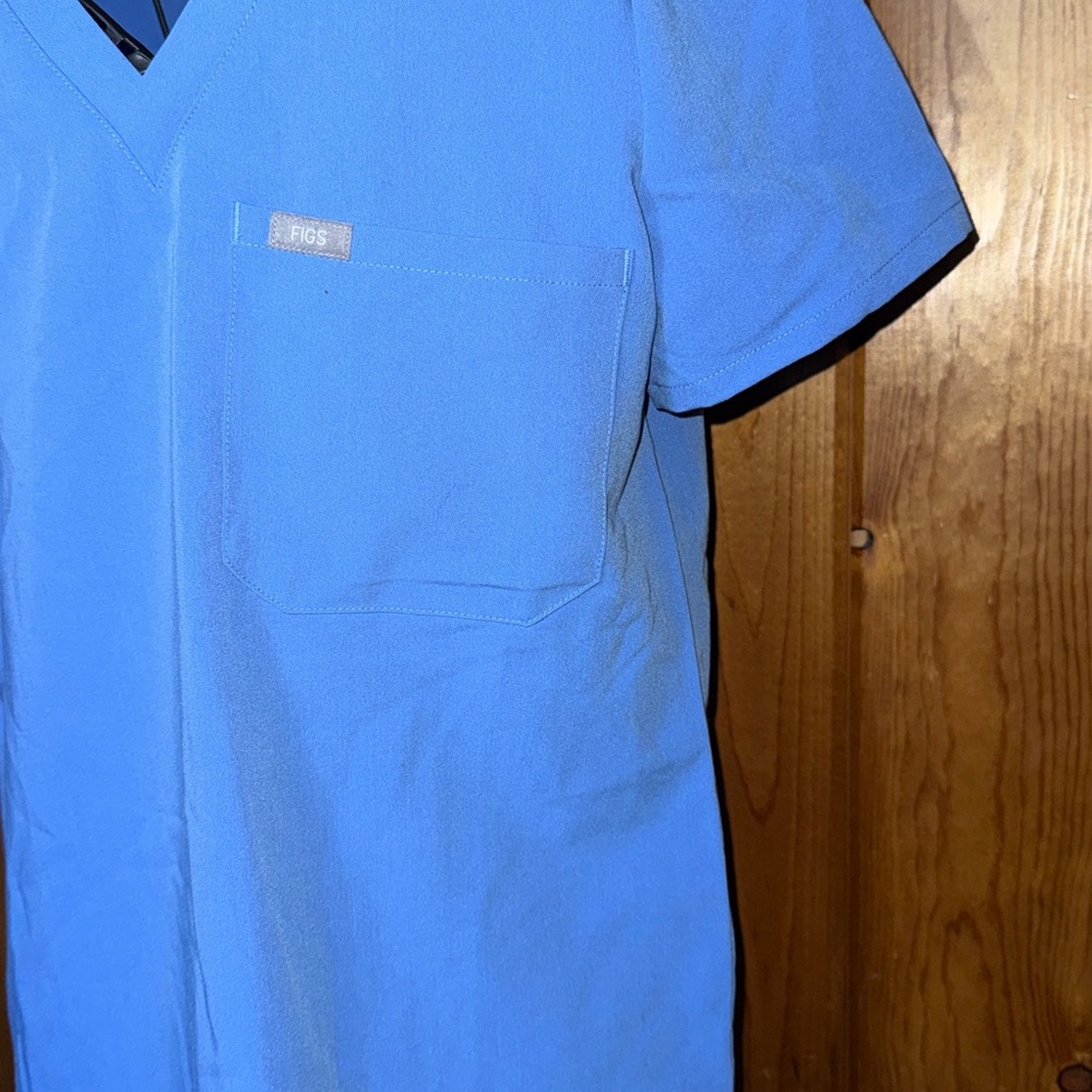 Figs V-Neck Short Sleeve Tee Figs Catarina One Pocket Scrub Top Light Blue XS - Picture 3 of 10